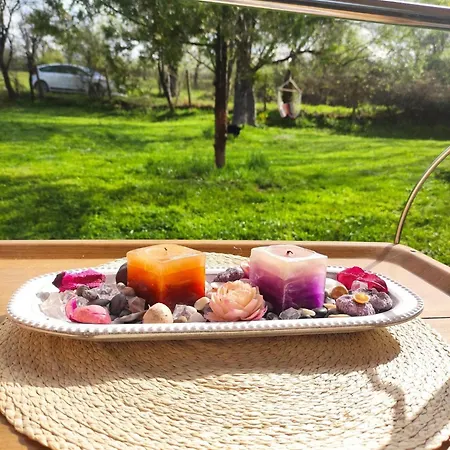 Vakantiehuis Къща За Гости - Чародея *